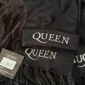 Berkshire Black Beanie and Scarf Set
